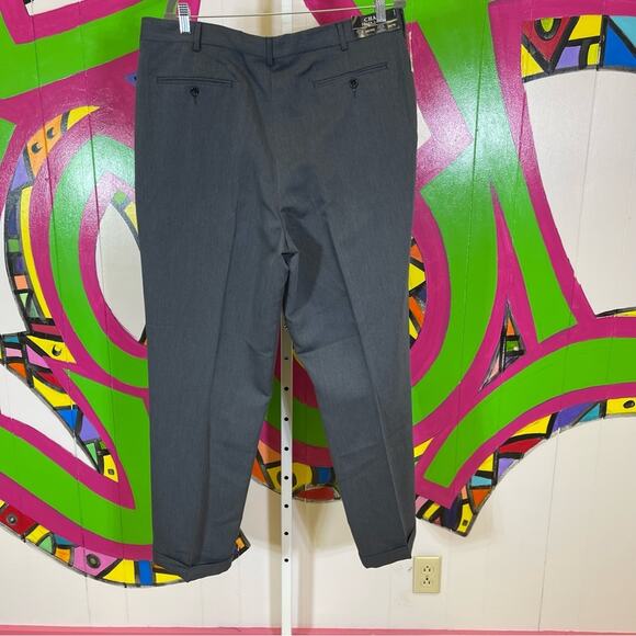 NWT, Chaps by Ralph Lauren Pleated Trousers. Size 40x30. - Picture 6 of 10